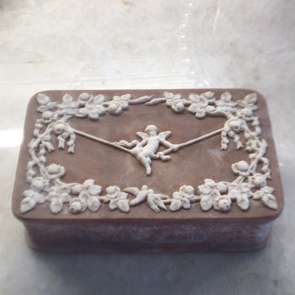 Incolay Stone Box
